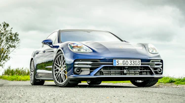 Porsche Panamera - rear controls