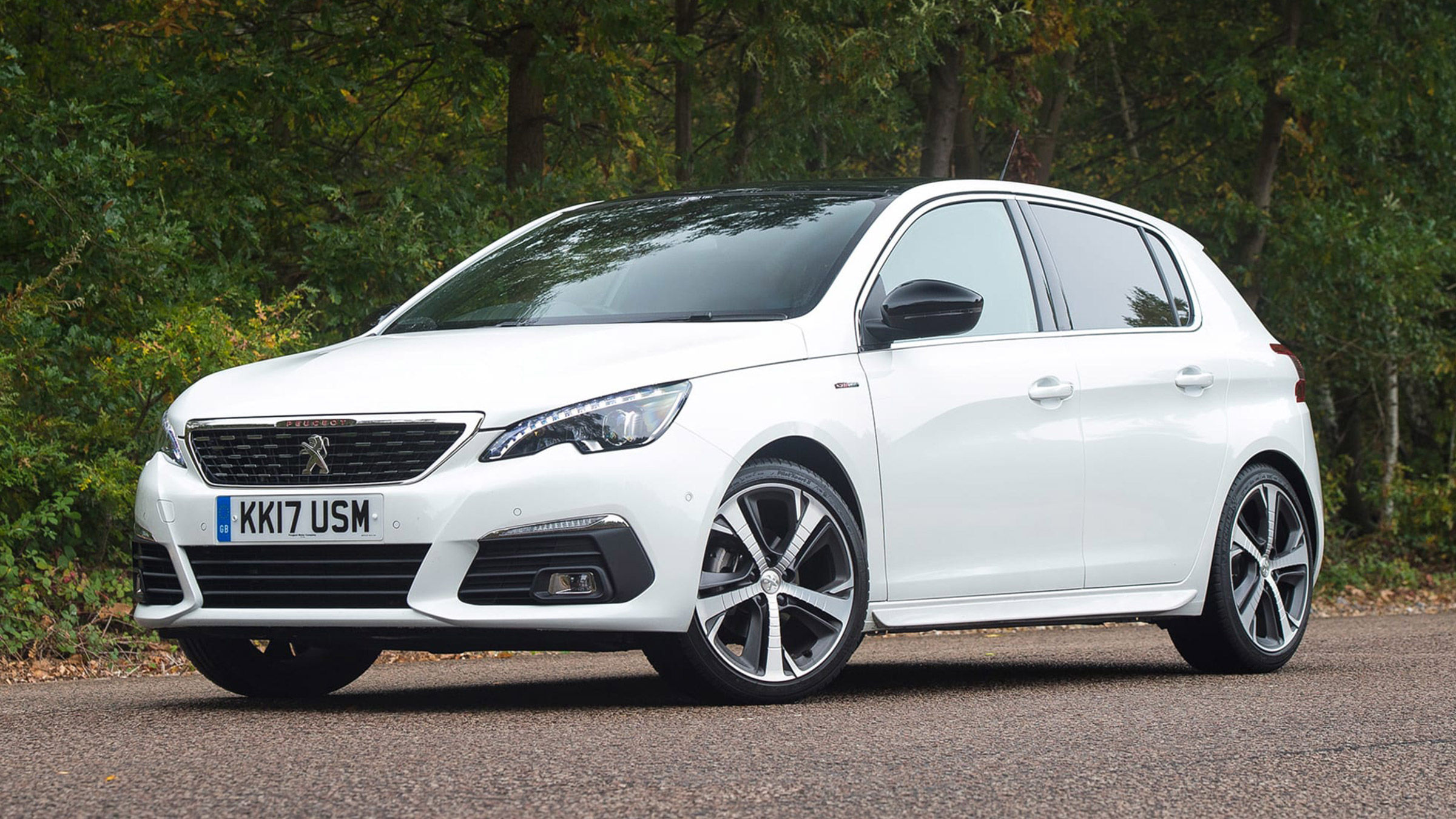 white peugeot 308