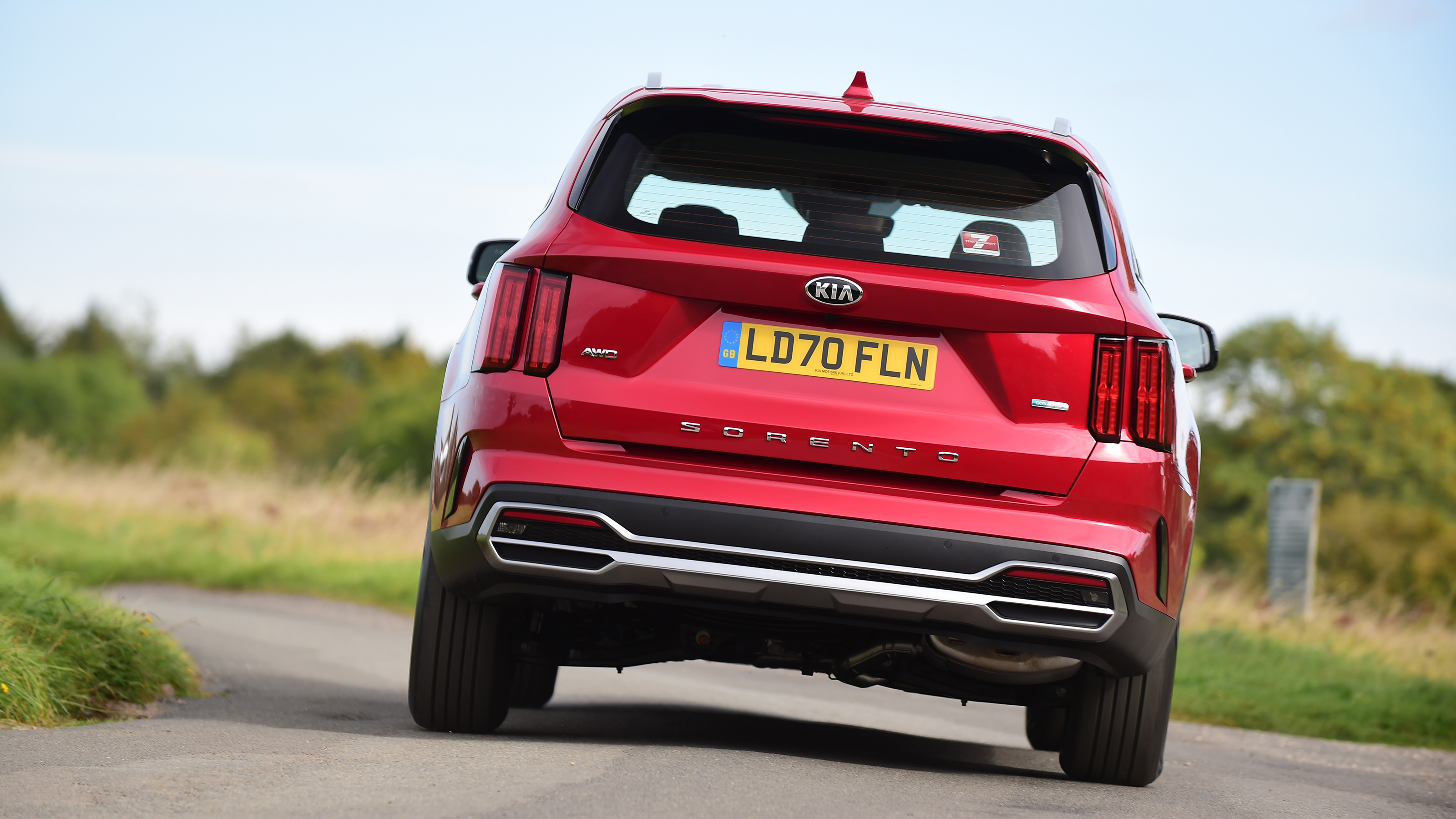 Kia Sorento - rear cornering