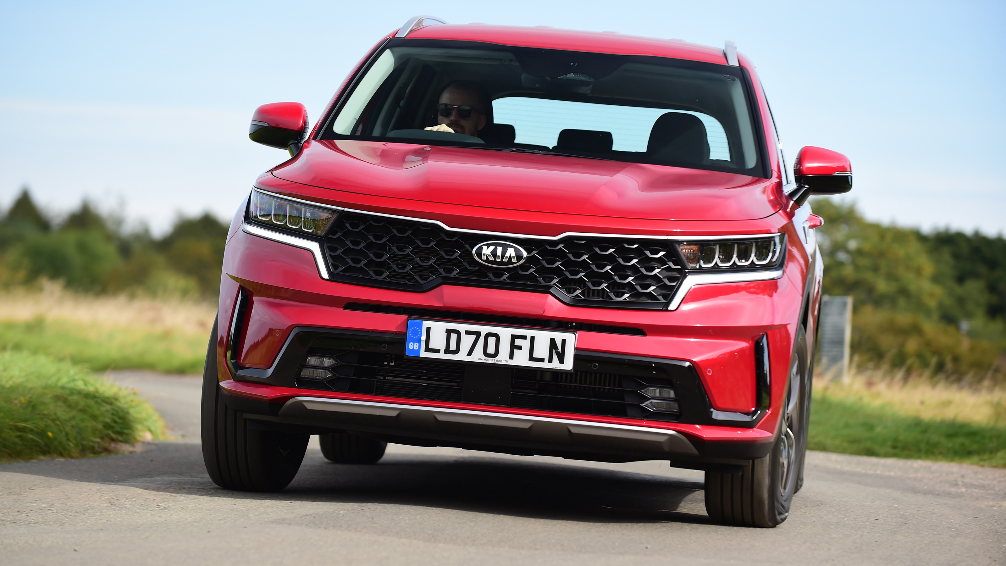 Kia Sorento - front cornering
