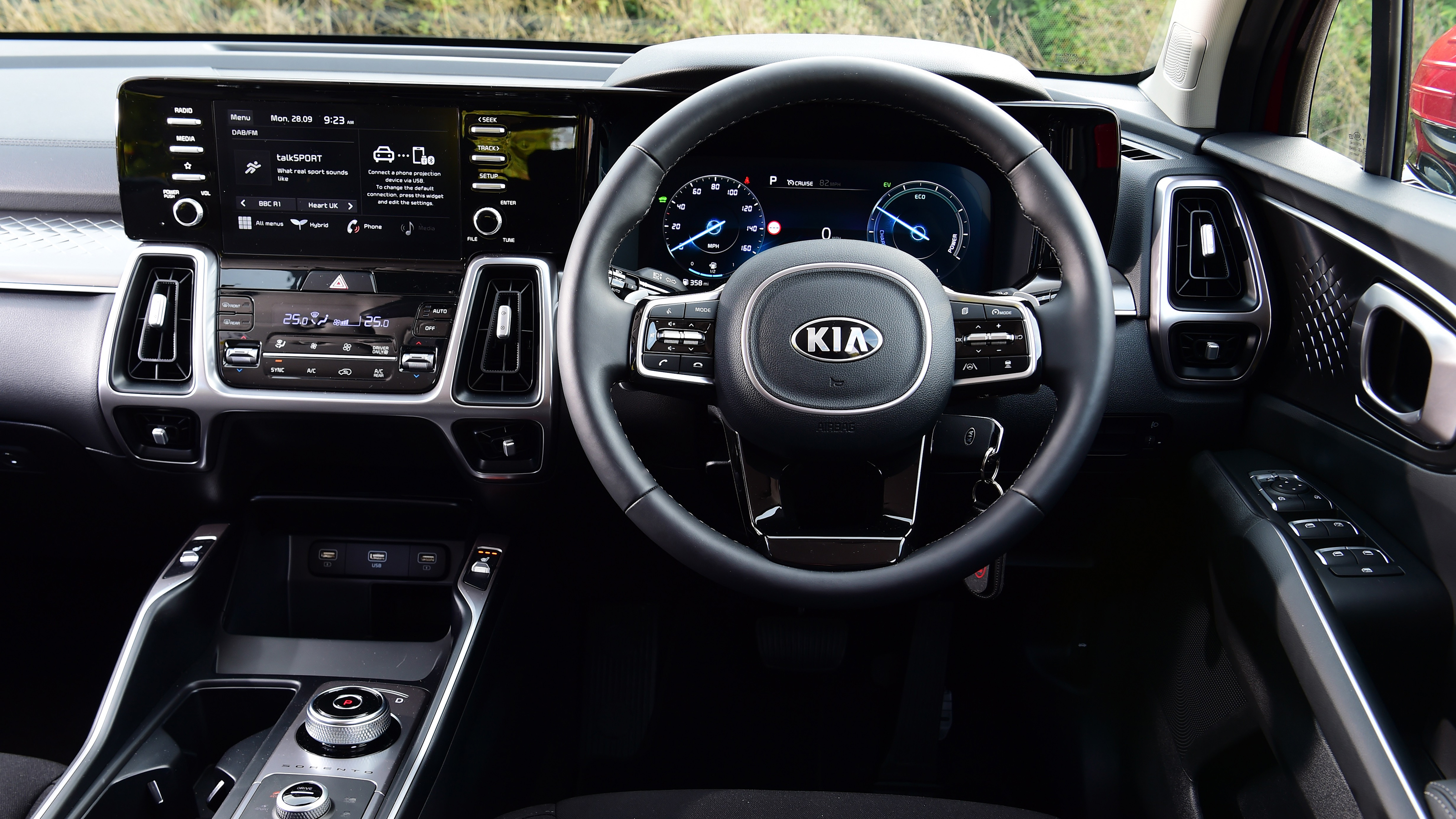 Kia Sorento - front cabin