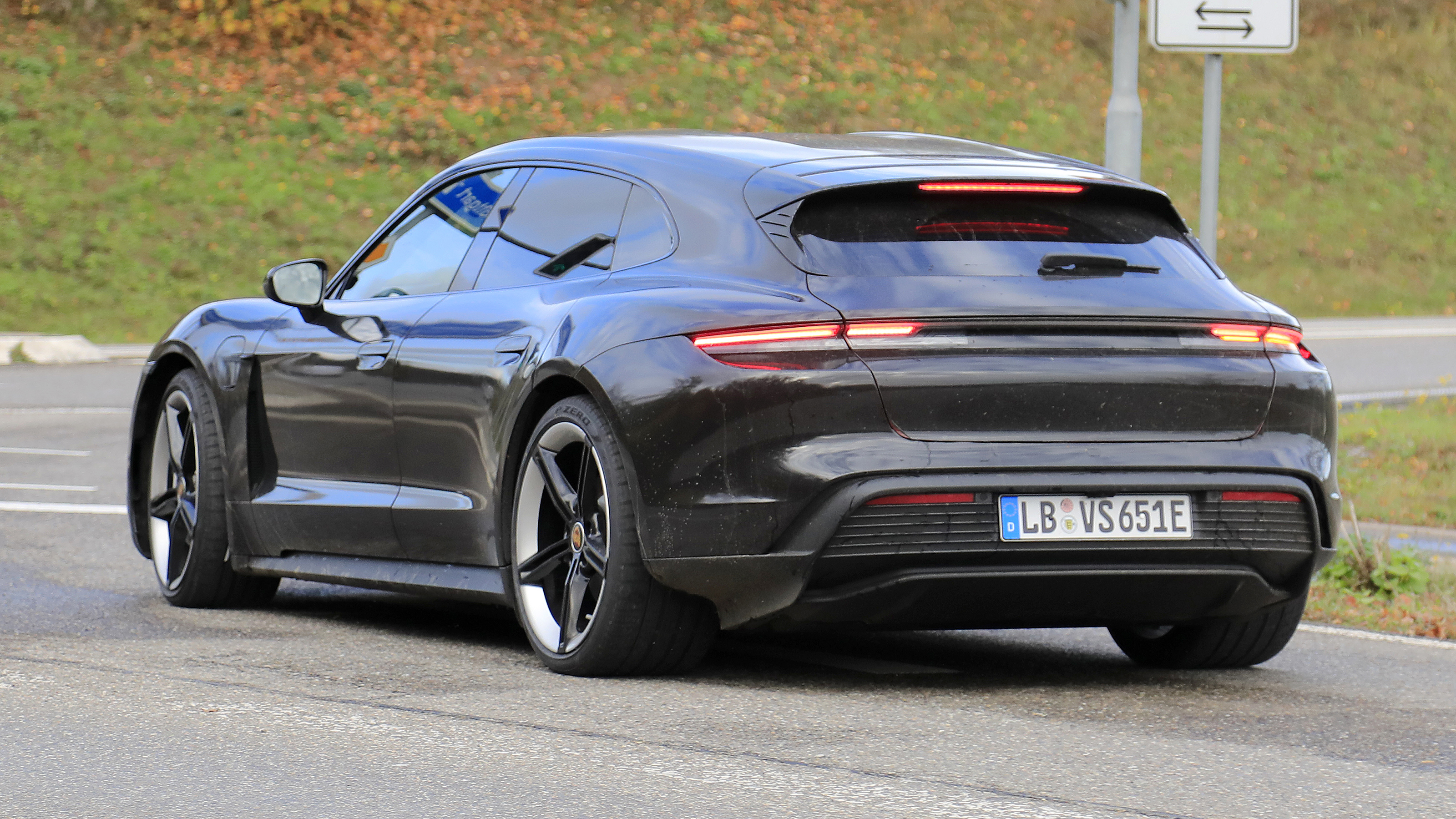 Porsche Taycan Cross Turismo