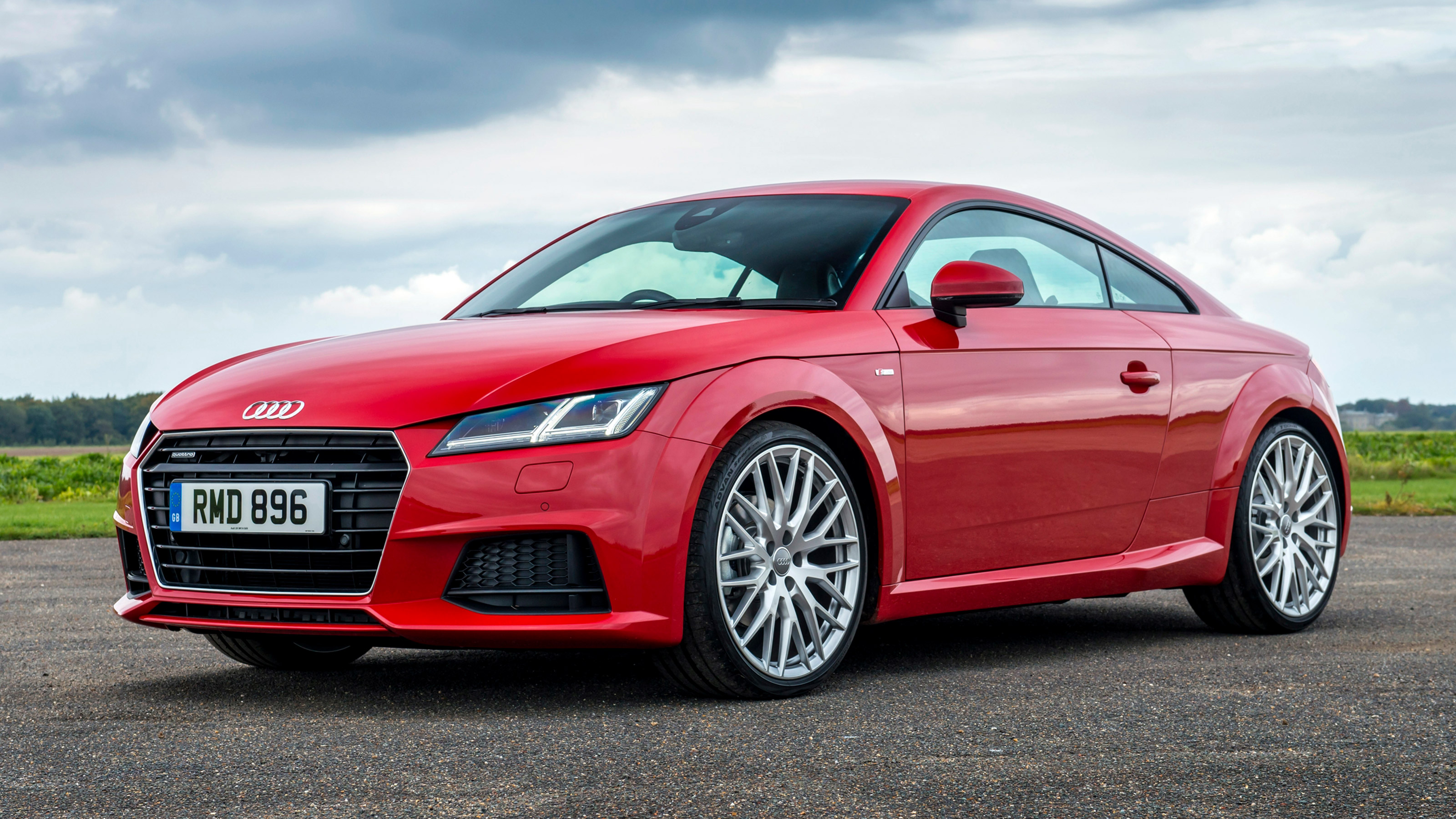 red audi tt