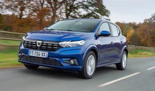 Dacia Sandero 2021 - front tracking