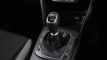 Used Hyundai Kona - gearstick