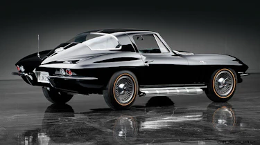 Chevrolet-Corvette-Stingray-1963
