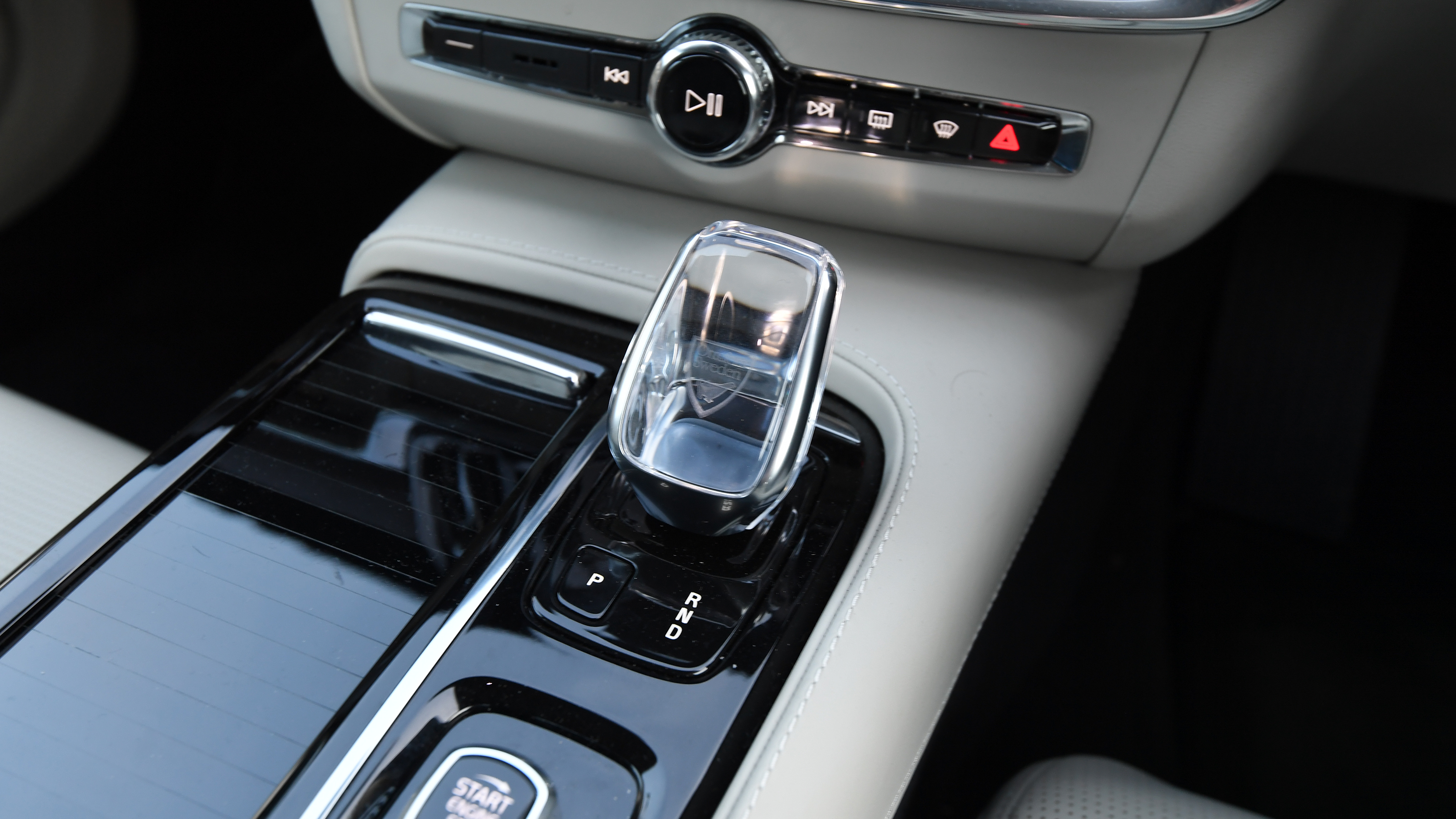 Volvo S90 - gear lever