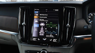 Volvo S90 - dash