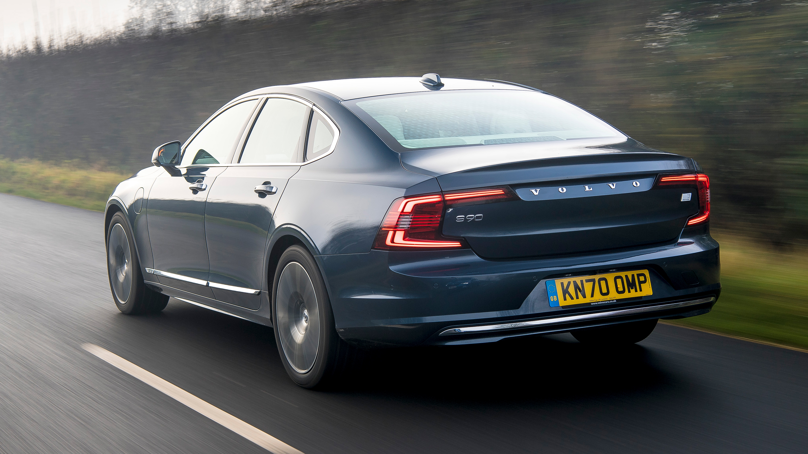 Volvo S90 - rear