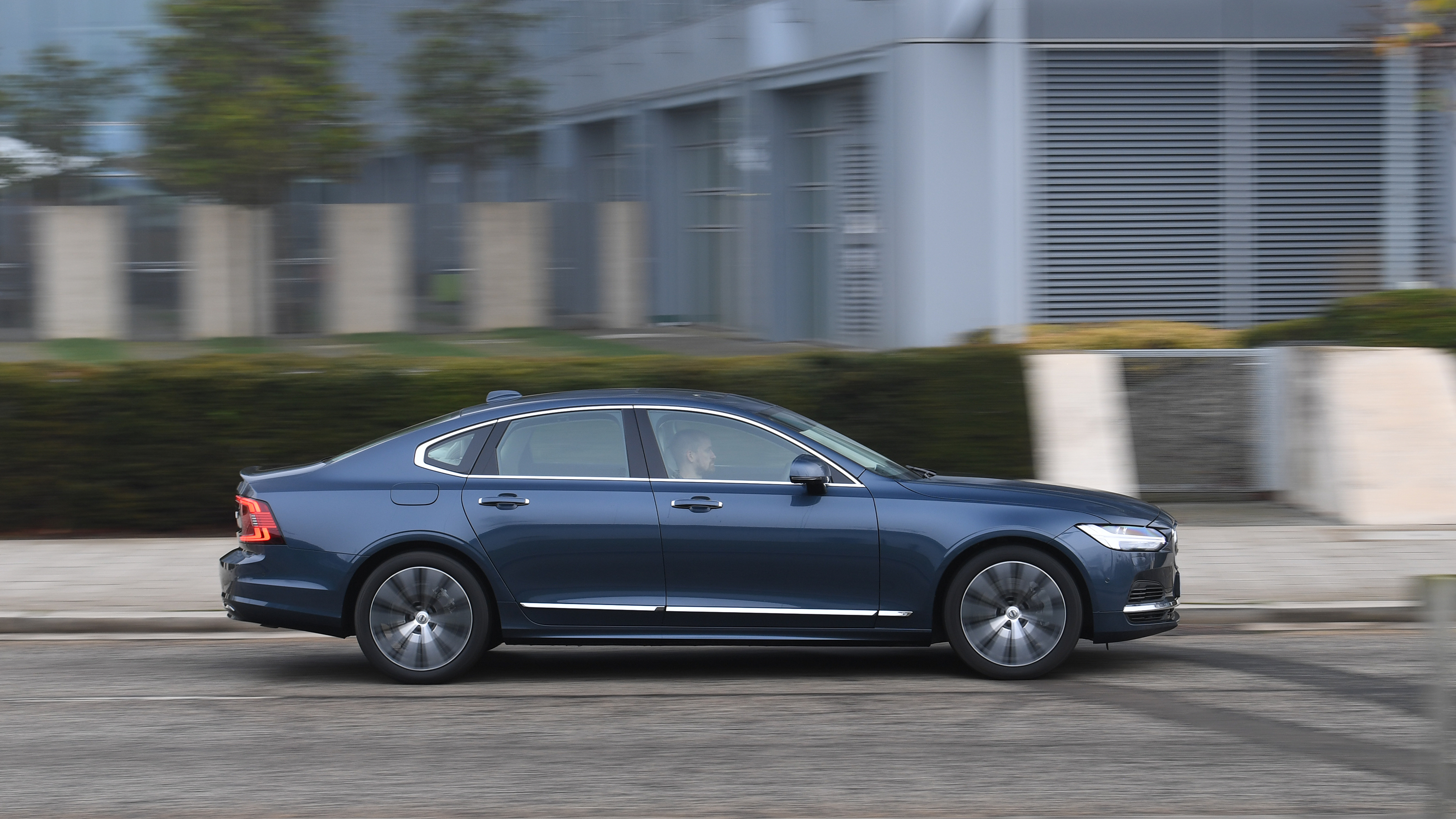 Volvo S90 - side shot