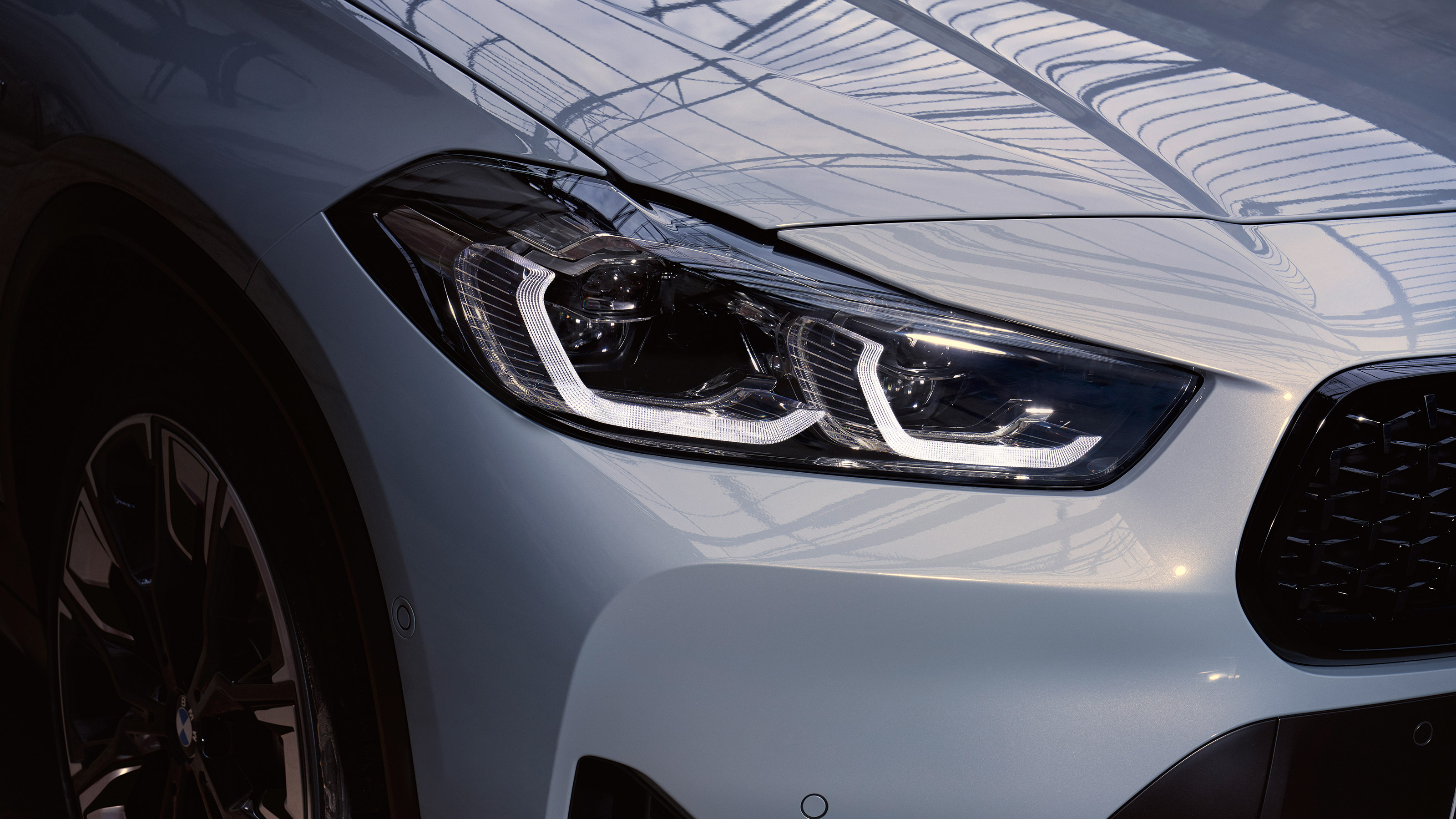 BMW X2 M Mesh Edition - light