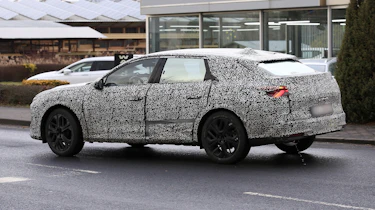 Citroen C5 electric car spy shots