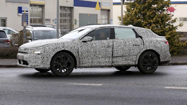 Citroen C5 electric car spy shots