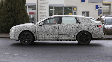 Citroen C5 electric car spy shots