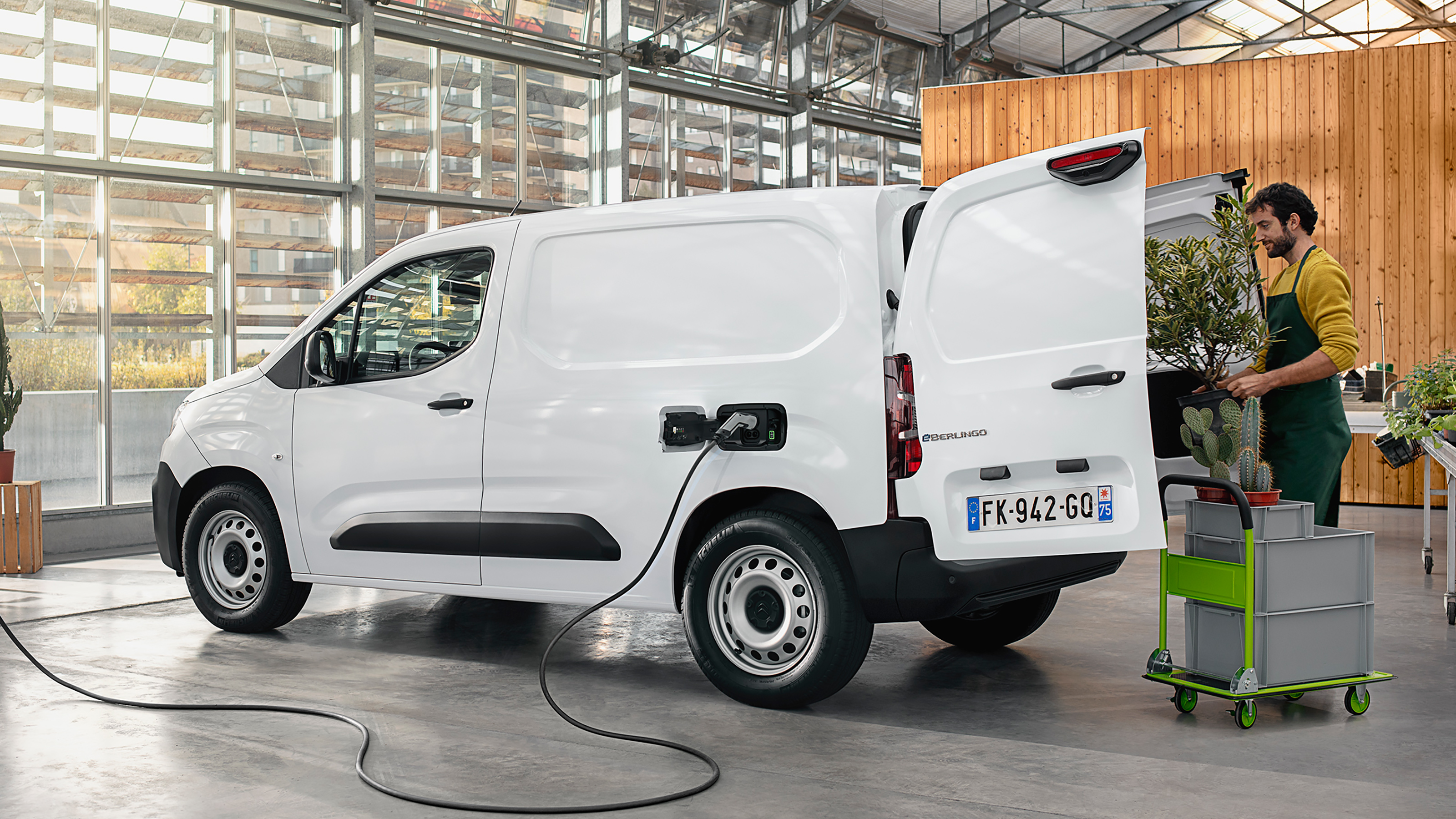 Citroen e-Berlingo - loading