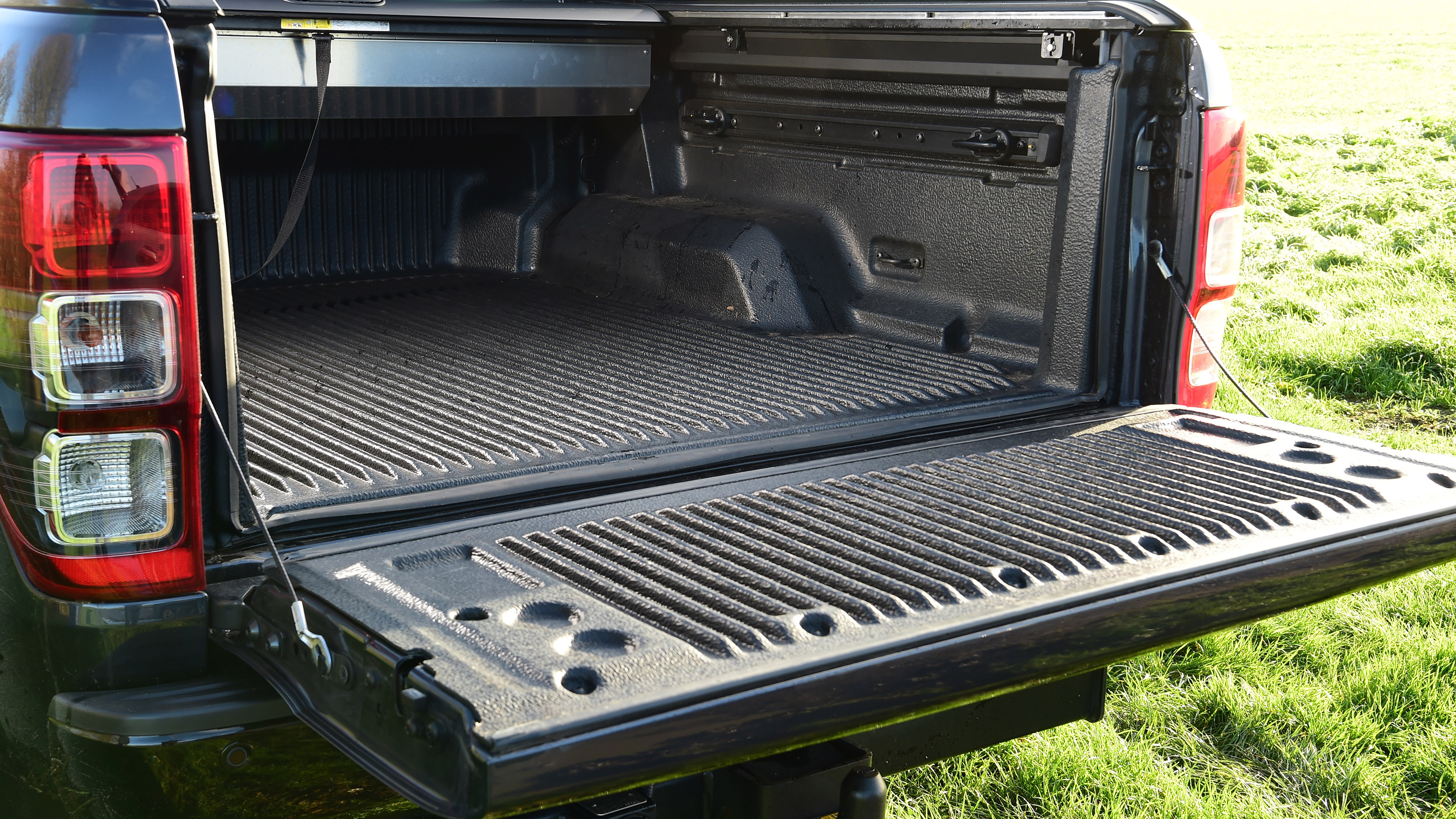 Ford Ranger Thunder - tailgate