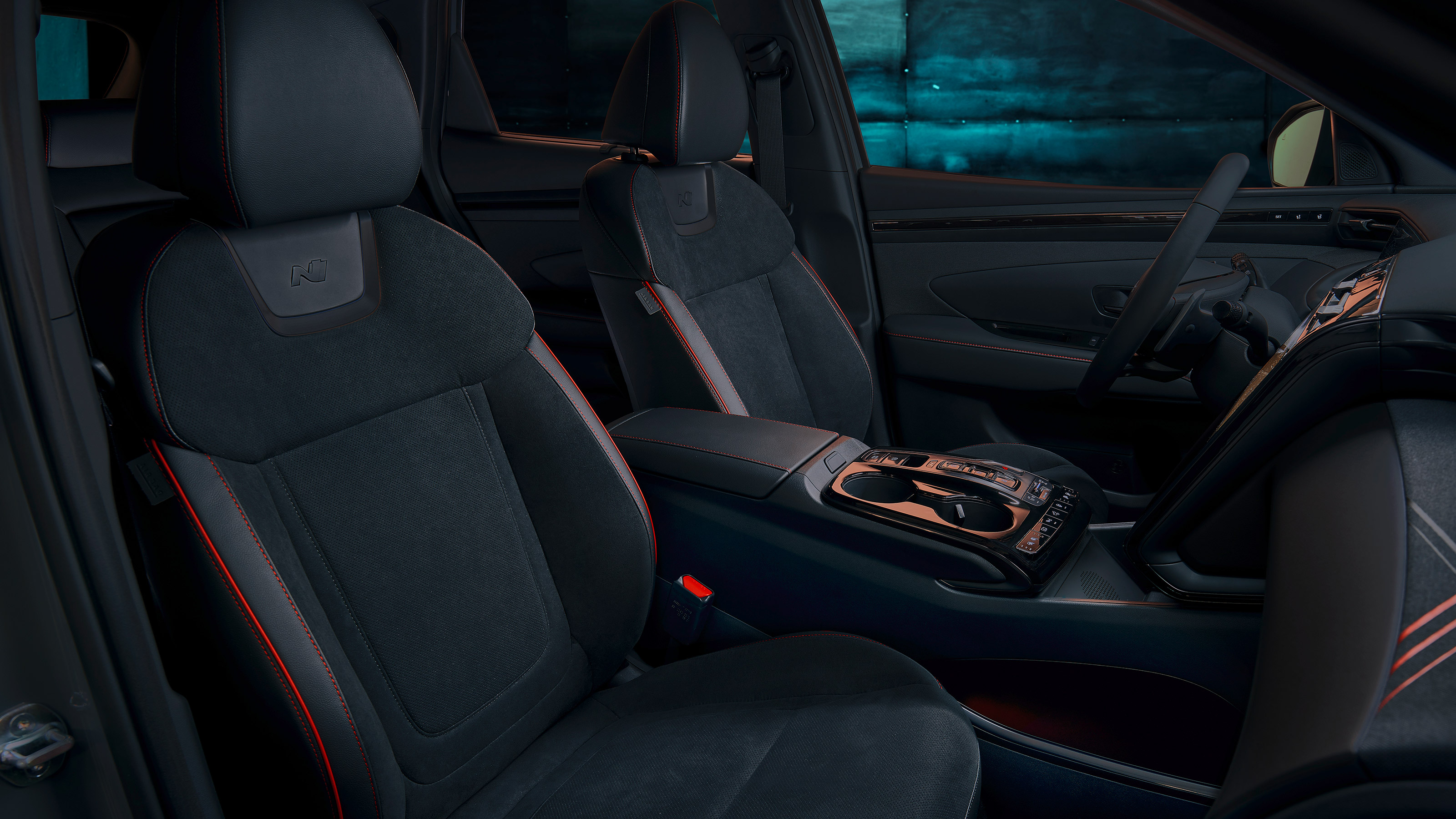 Hyundai Tuscon N Line - front seats
