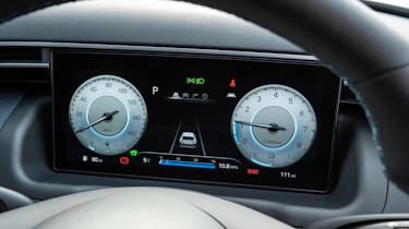 Hyundai Tucson - dials