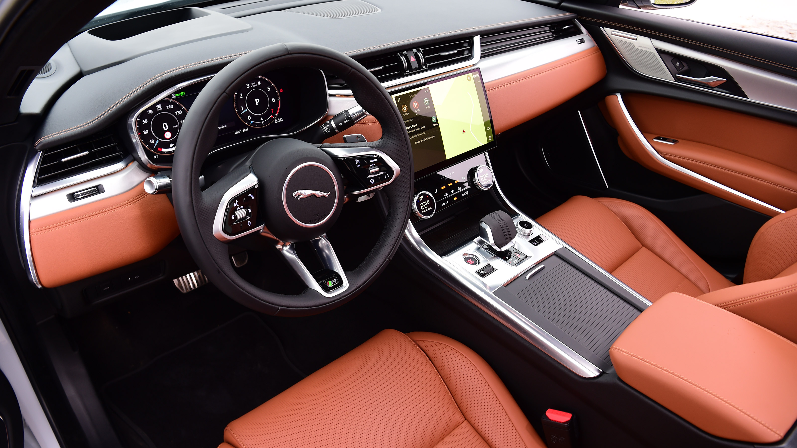 Jaguar XF facelift - cabin