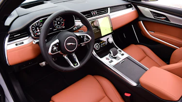 Jaguar XF facelift - cabin