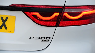 Jaguar XF facelift - rear badge