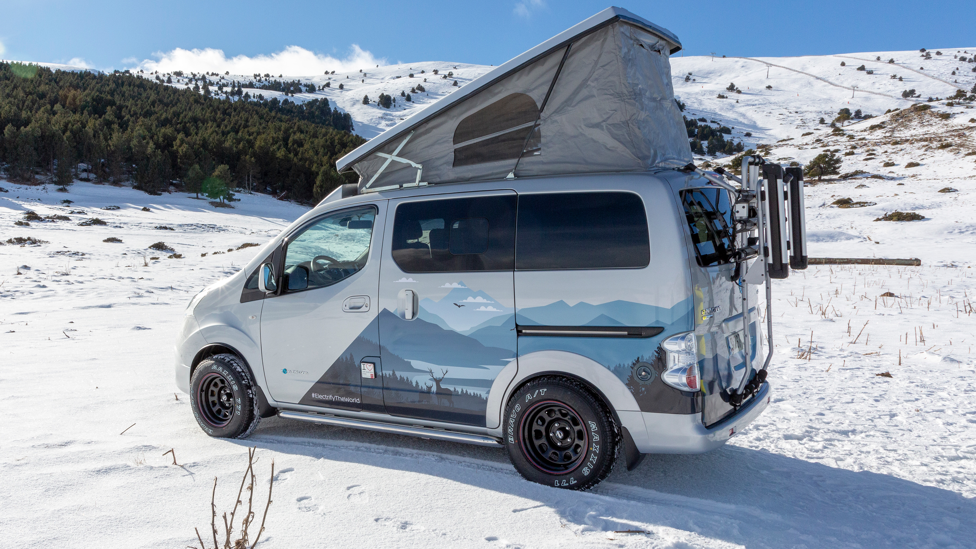 Nissan e-NV200 Winter Camper concept - roof tent