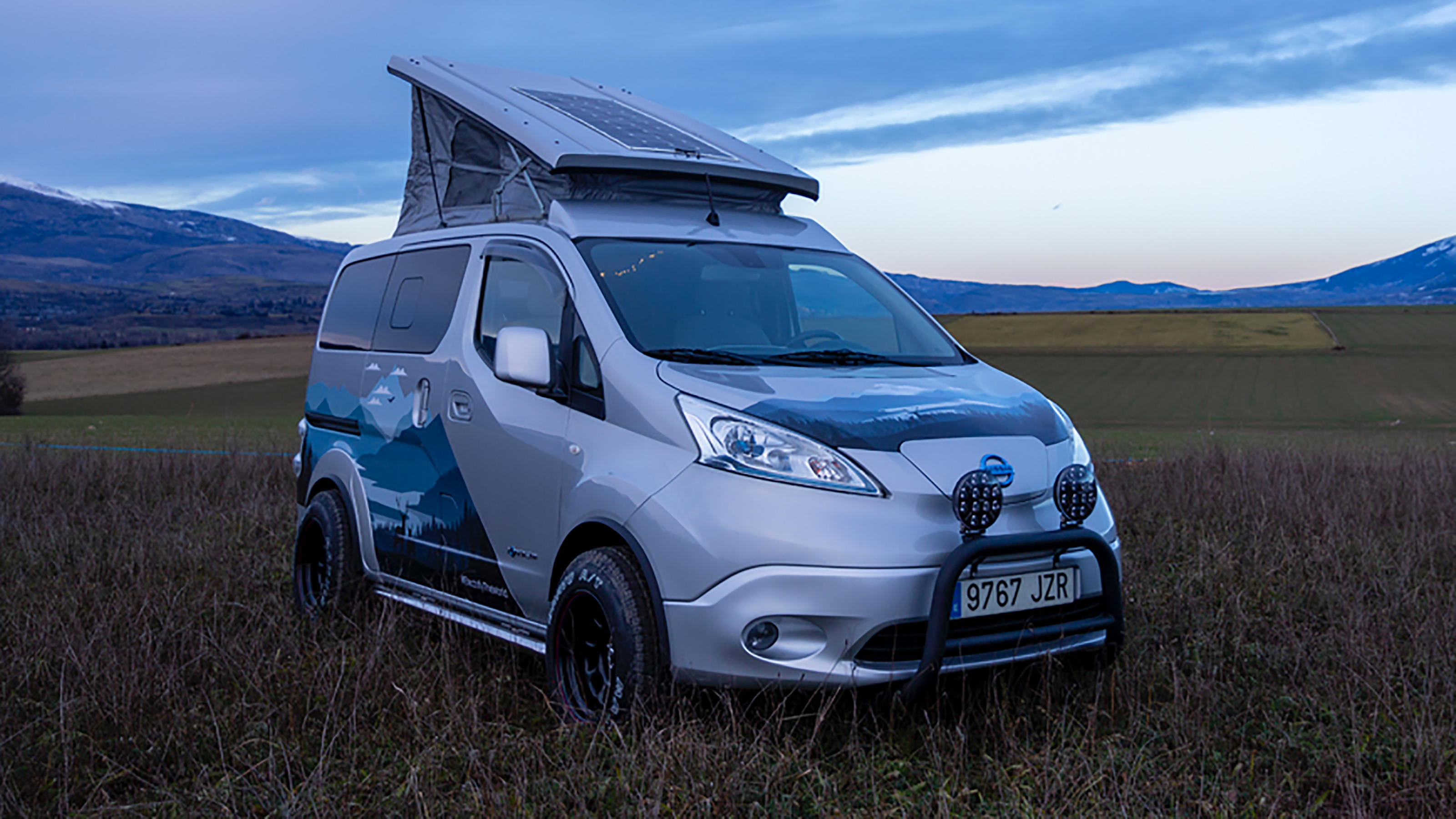 Nissan e-NV200 Winter Camper concept - field