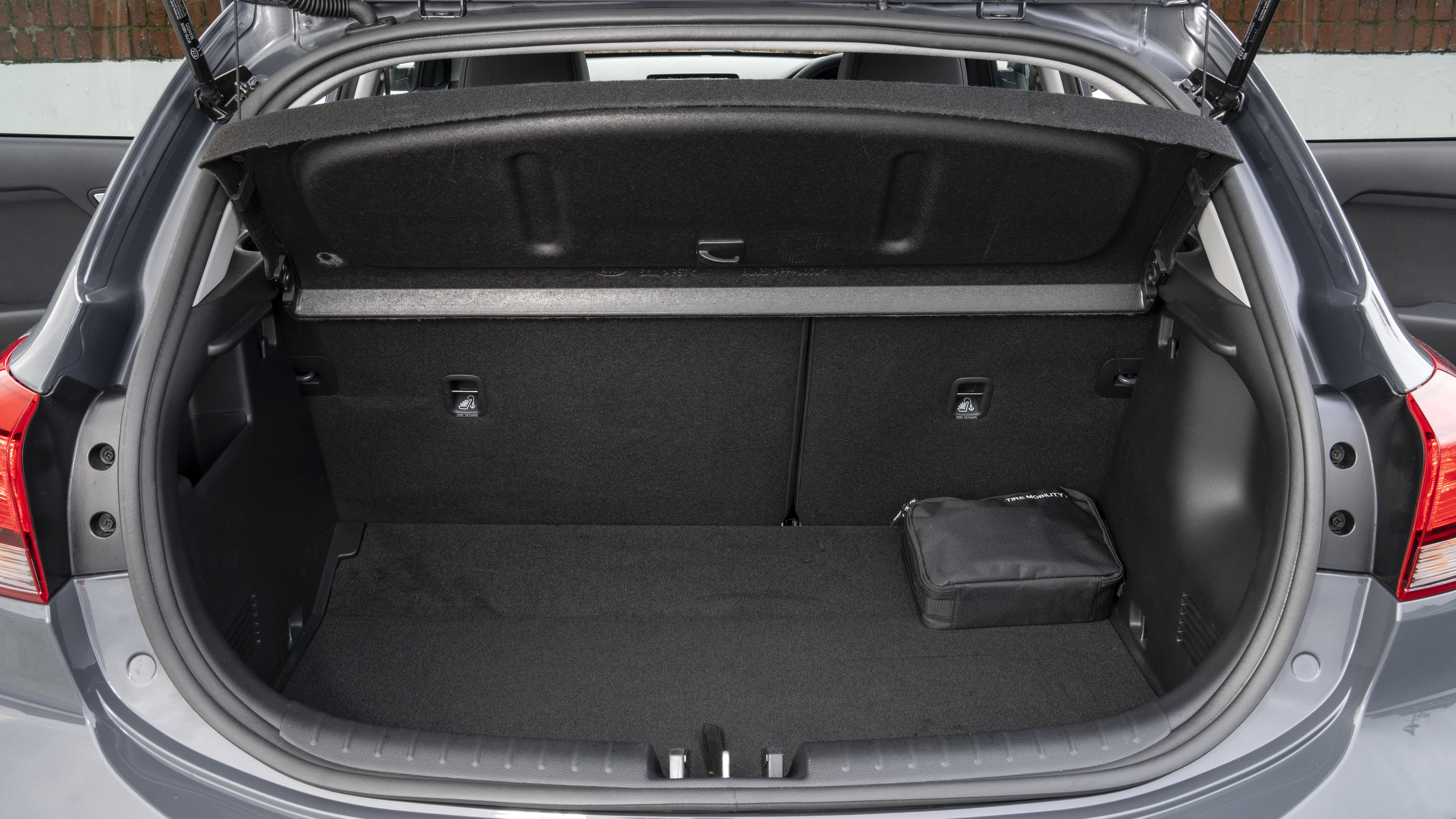 Kia Rio boot