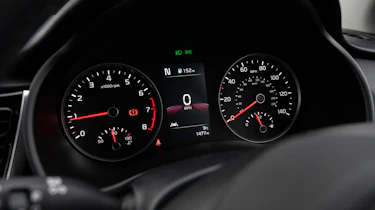 Kia Rio dials