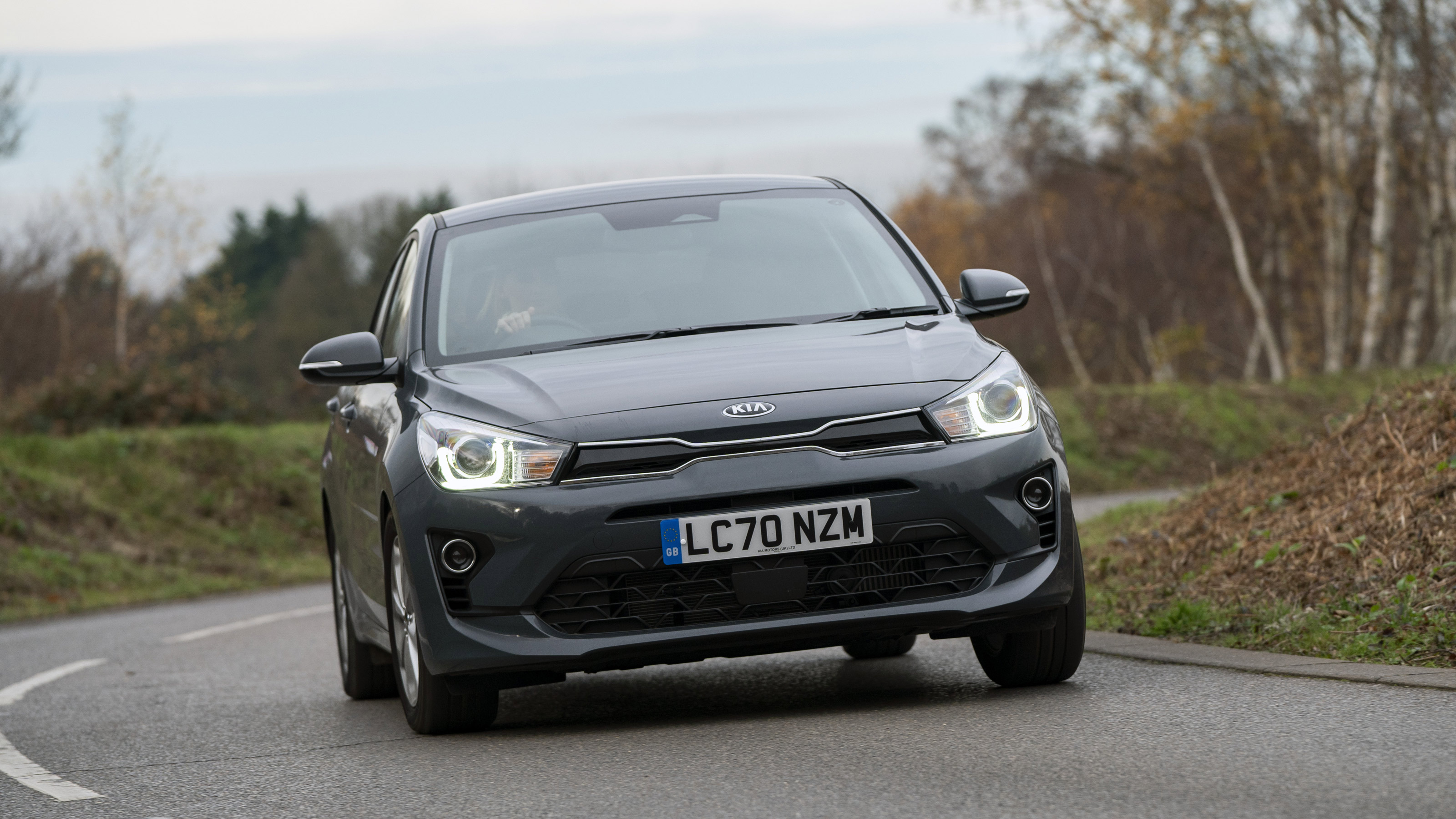 Kia Rio front cornering