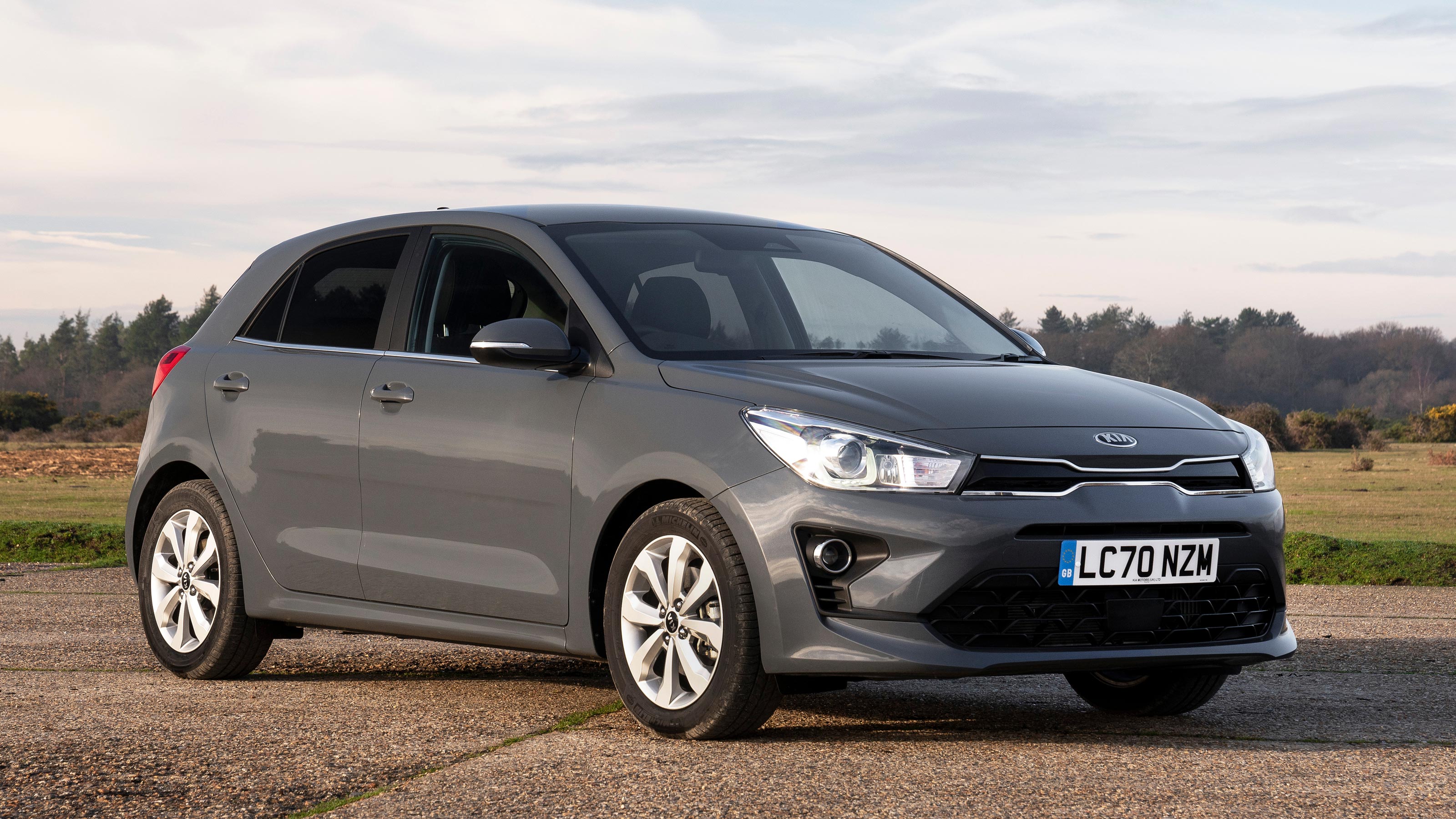Kia Rio front static 