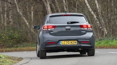 Kia Rio rear cornering