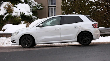 Skoda Fabia - side spy
