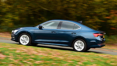 Skoda Octavia 1.5 TSI - long termer side