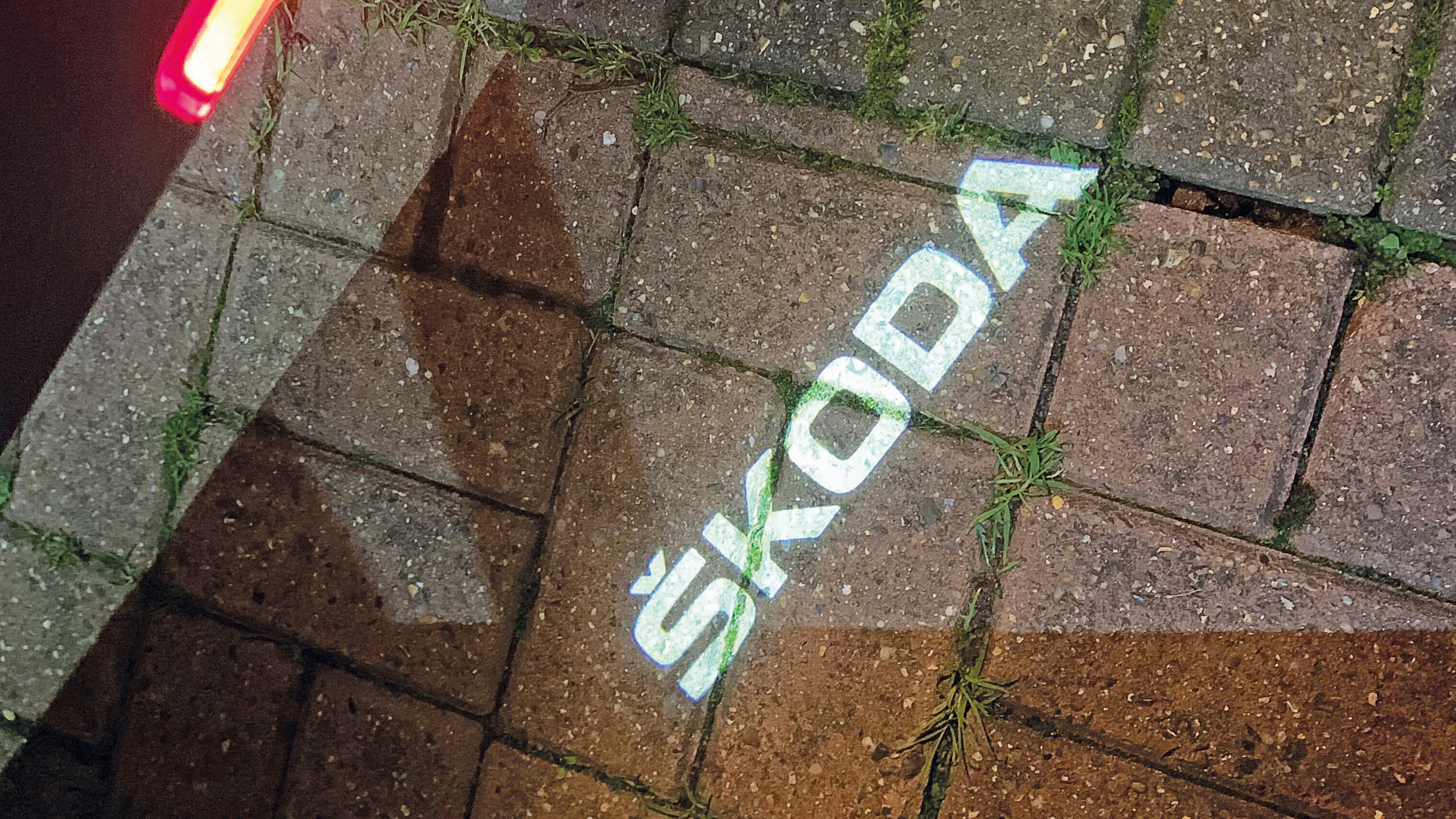 Skoda Superb iV long termer - second report puddle light