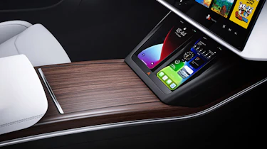 Tesla Model S facelift - rear phone