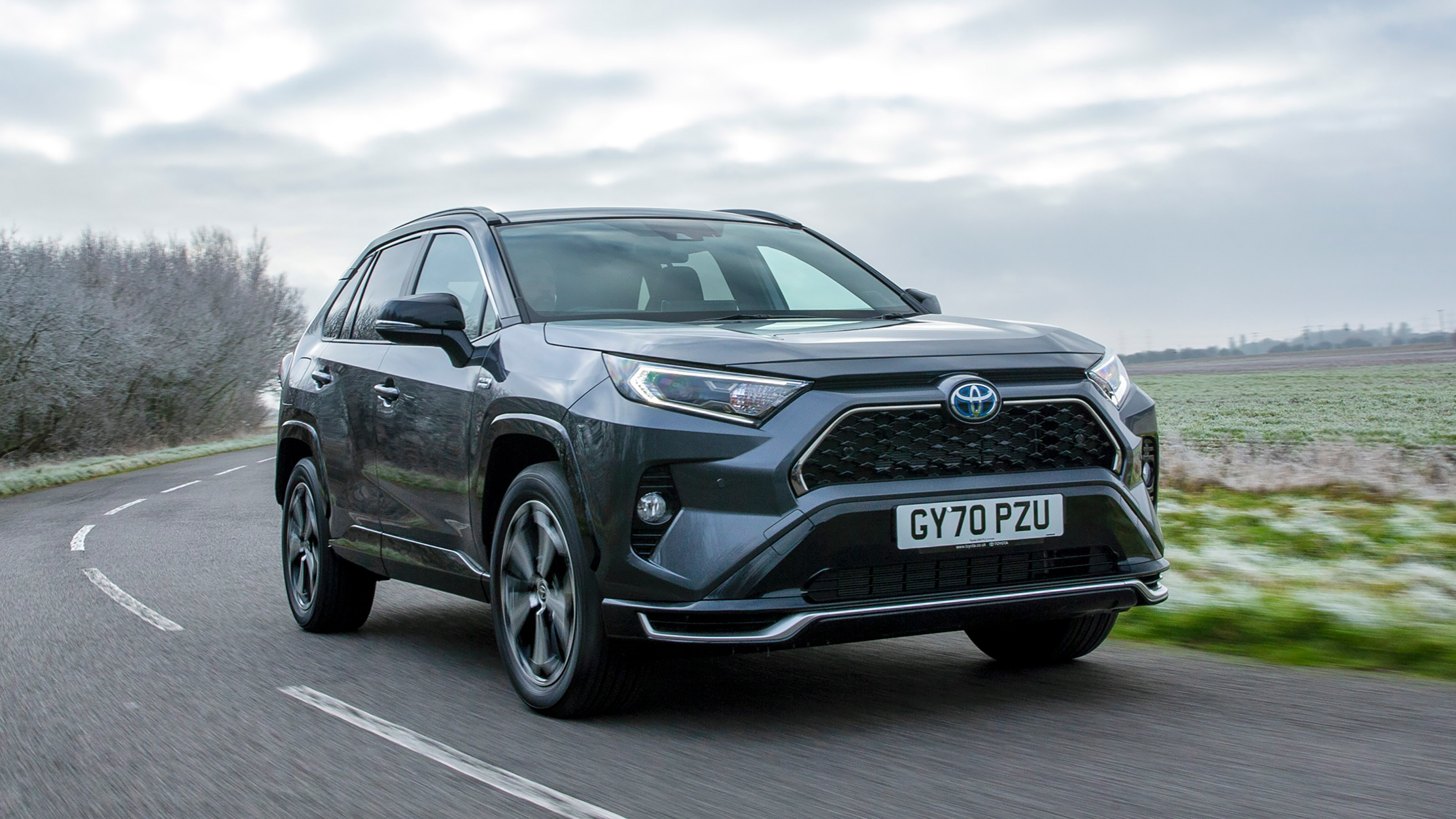 Toyota RAV4 plug-in hybrid - front action