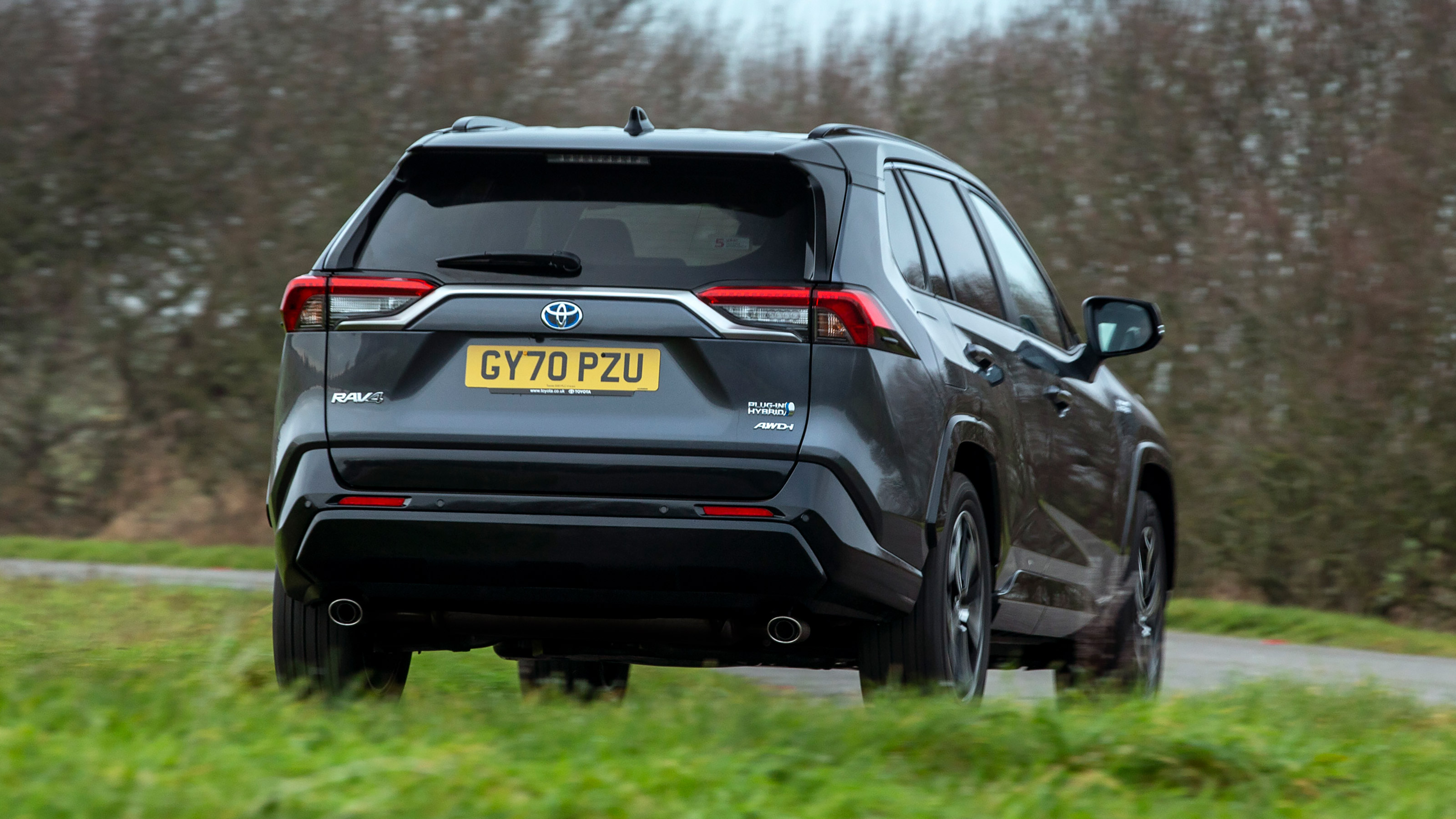 Toyota RAV4 plug-in hybrid - rear cornering