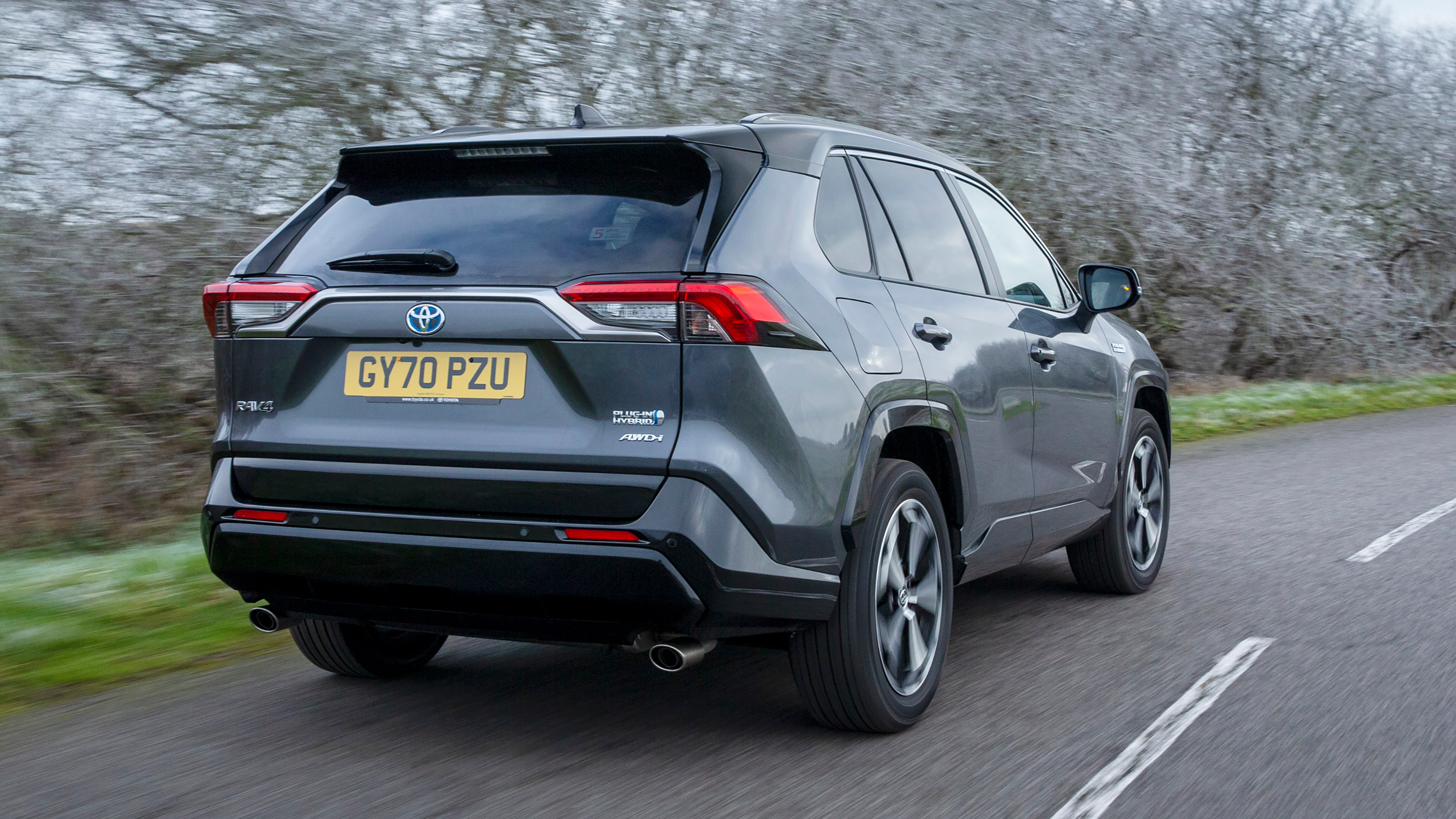 Toyota RAV4 plug-in hybrid - rear action