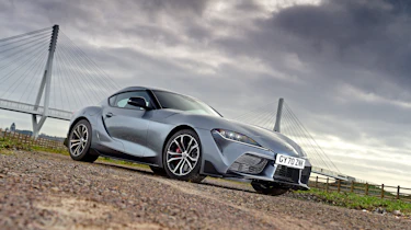 Toyota Supra 2.0 - front static