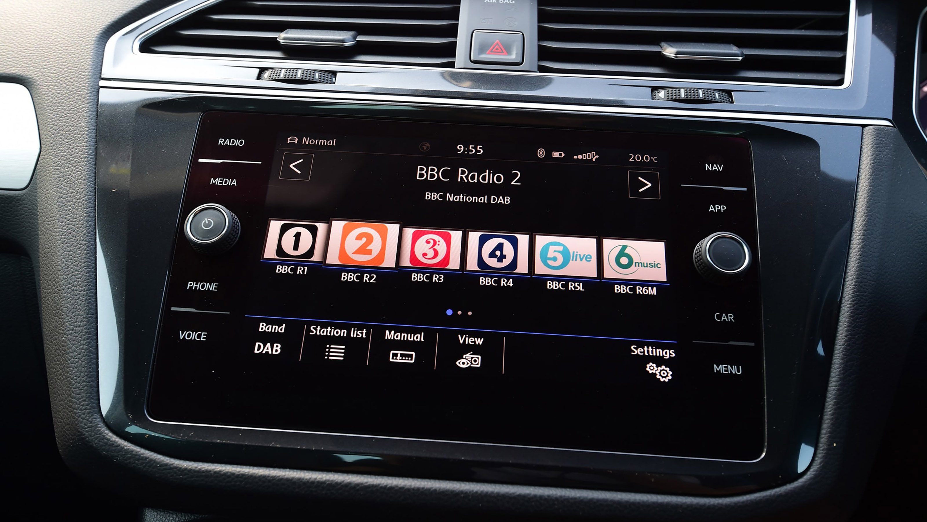 Used Volkswagen Tiguan - infotainment