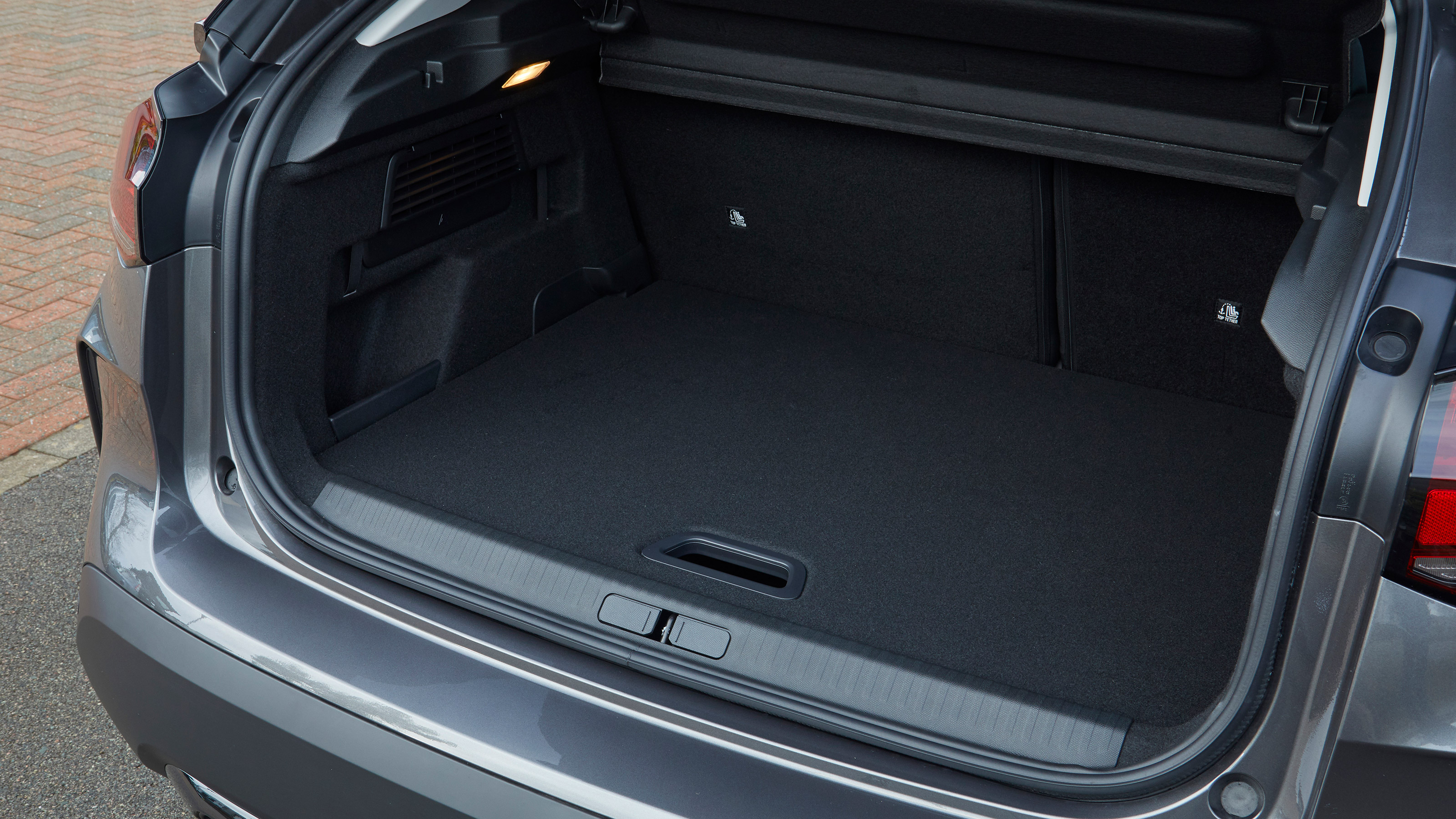 Citroen e-C4 - boot