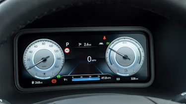Hyundai Kona - dials