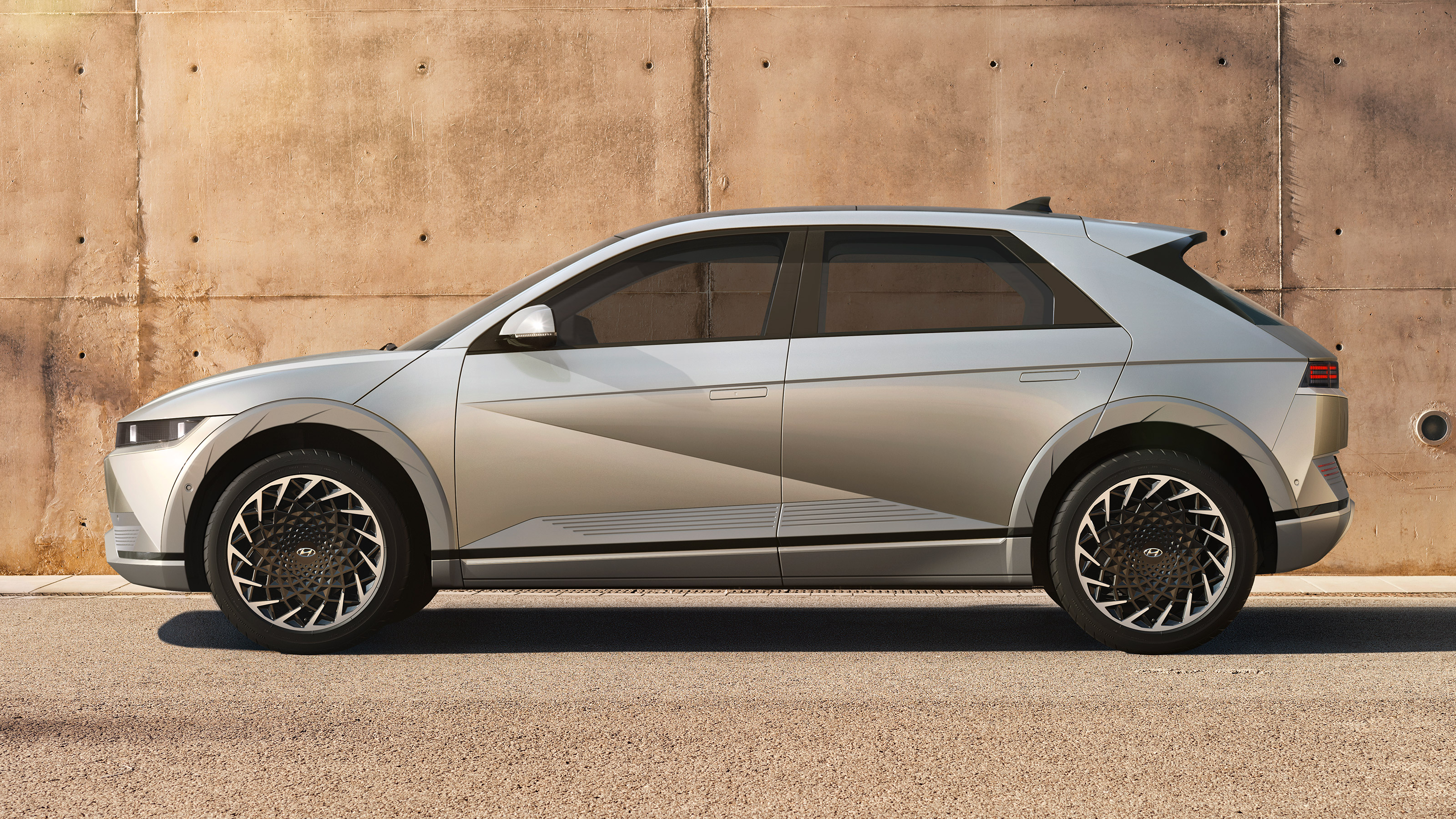 Ioniq 5 - side