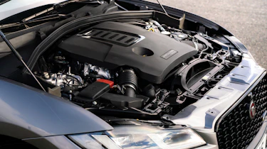 Jaguar F-Pace P400 - engine
