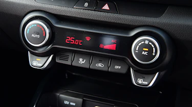 Kia Rio facelift - centre console