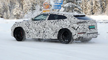 Lamborghini Urus spy - side