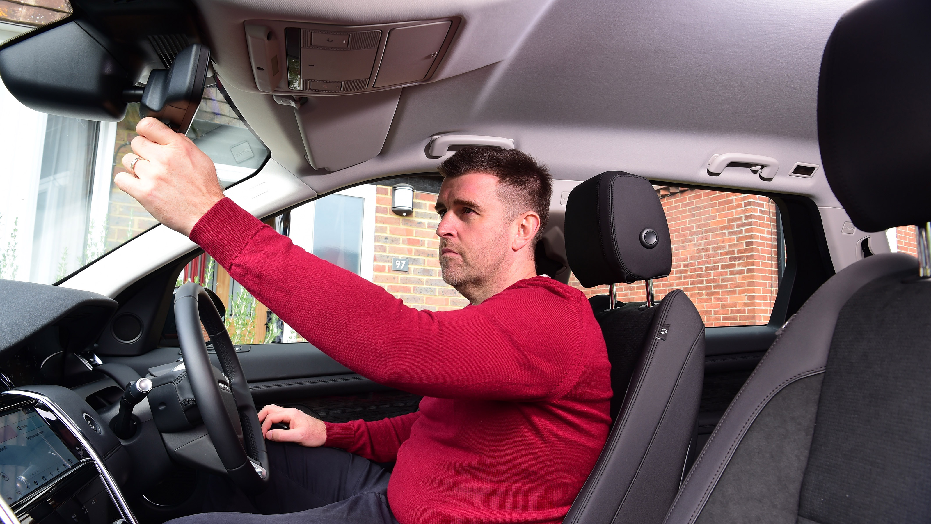 Land Rover Discovery Sport D180 first report - front seats