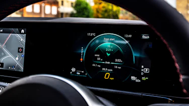 Mercedes GLA 250 e - screen