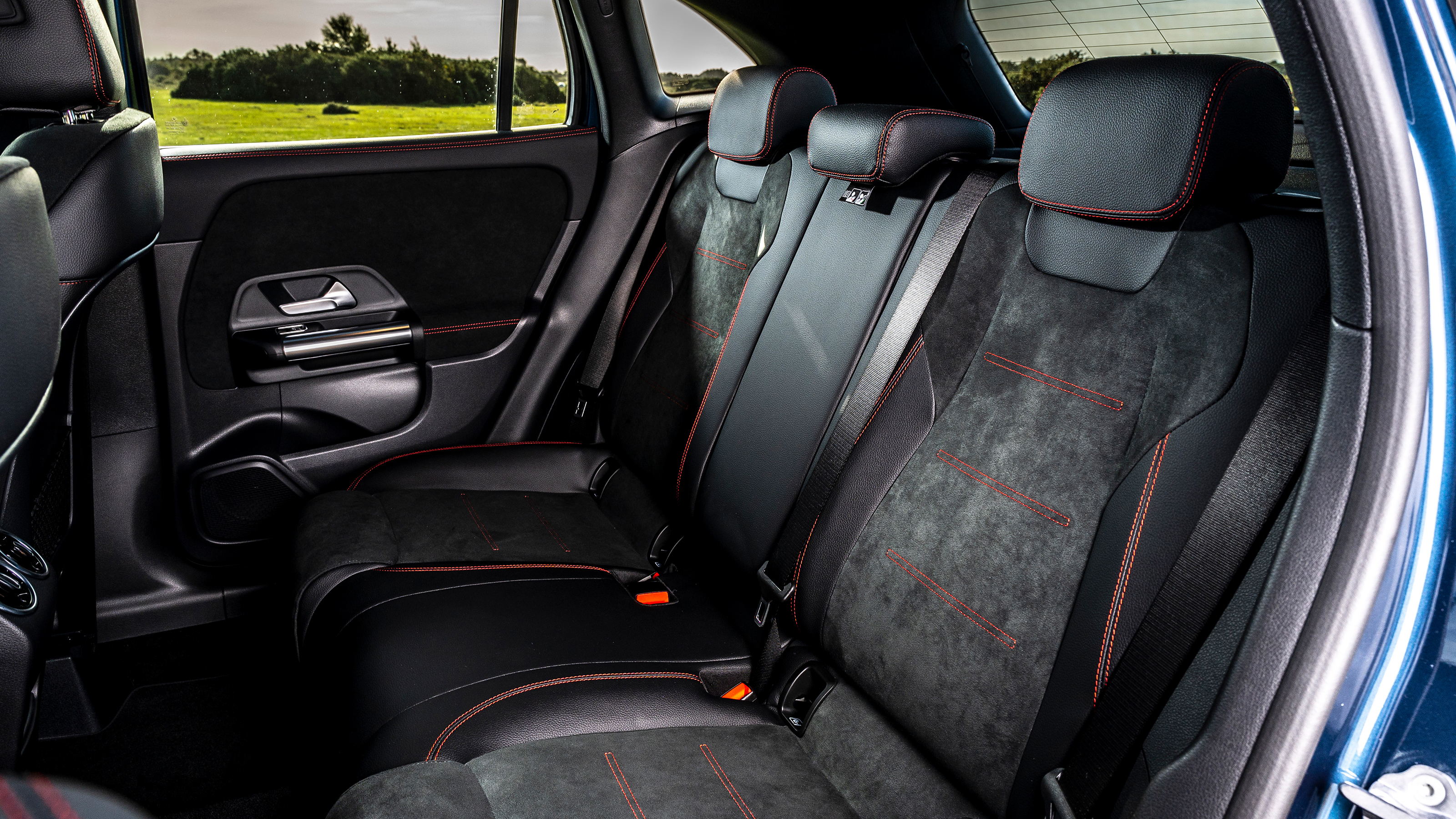 Mercedes GLA 250 e - interior rear